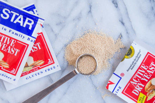 A Comprehensive Guide to Types of Yeast for Baking: Uses, Activation, and Allergies